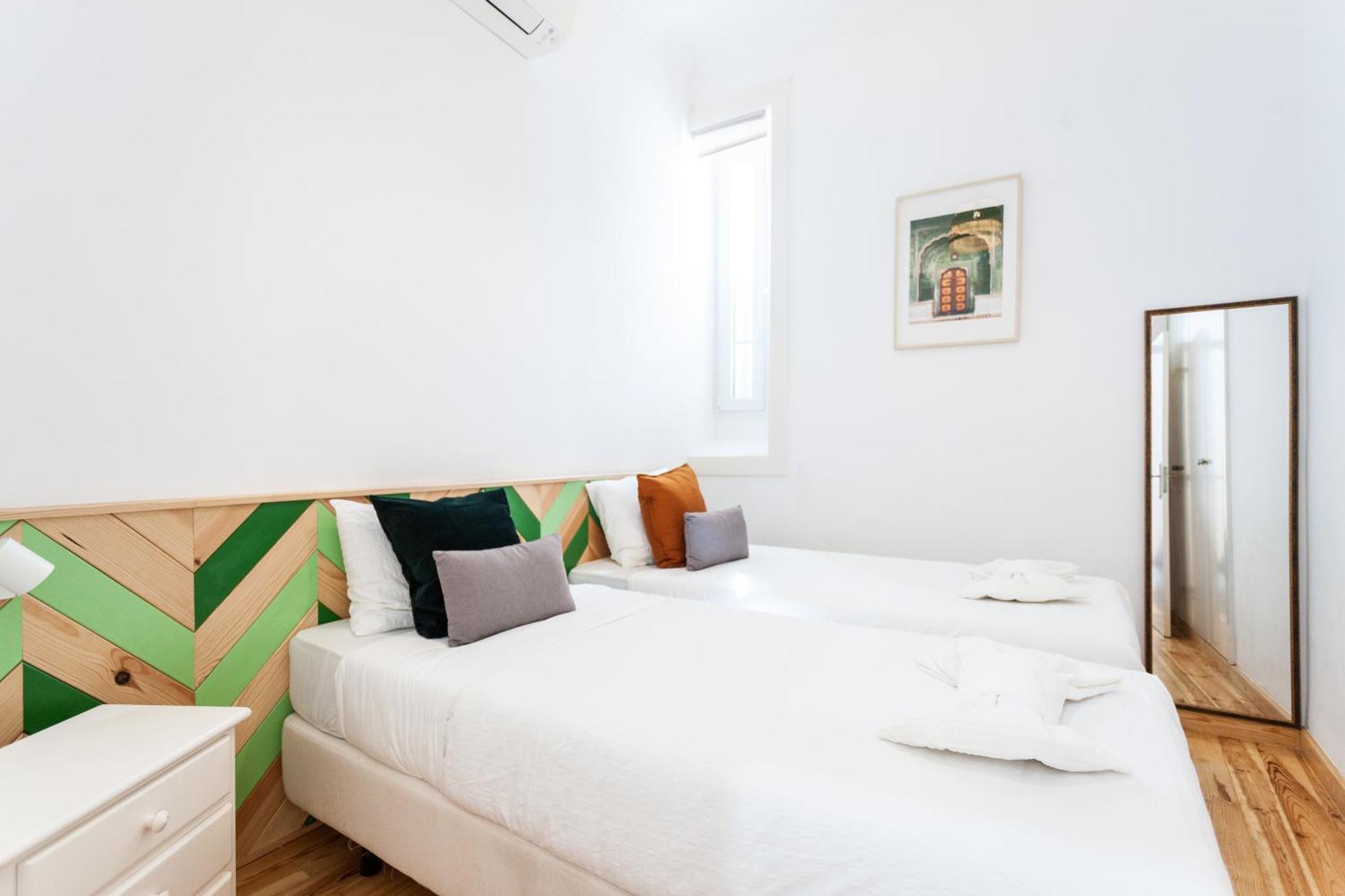 Apartment Stylish, Bright & Historic -bica I *