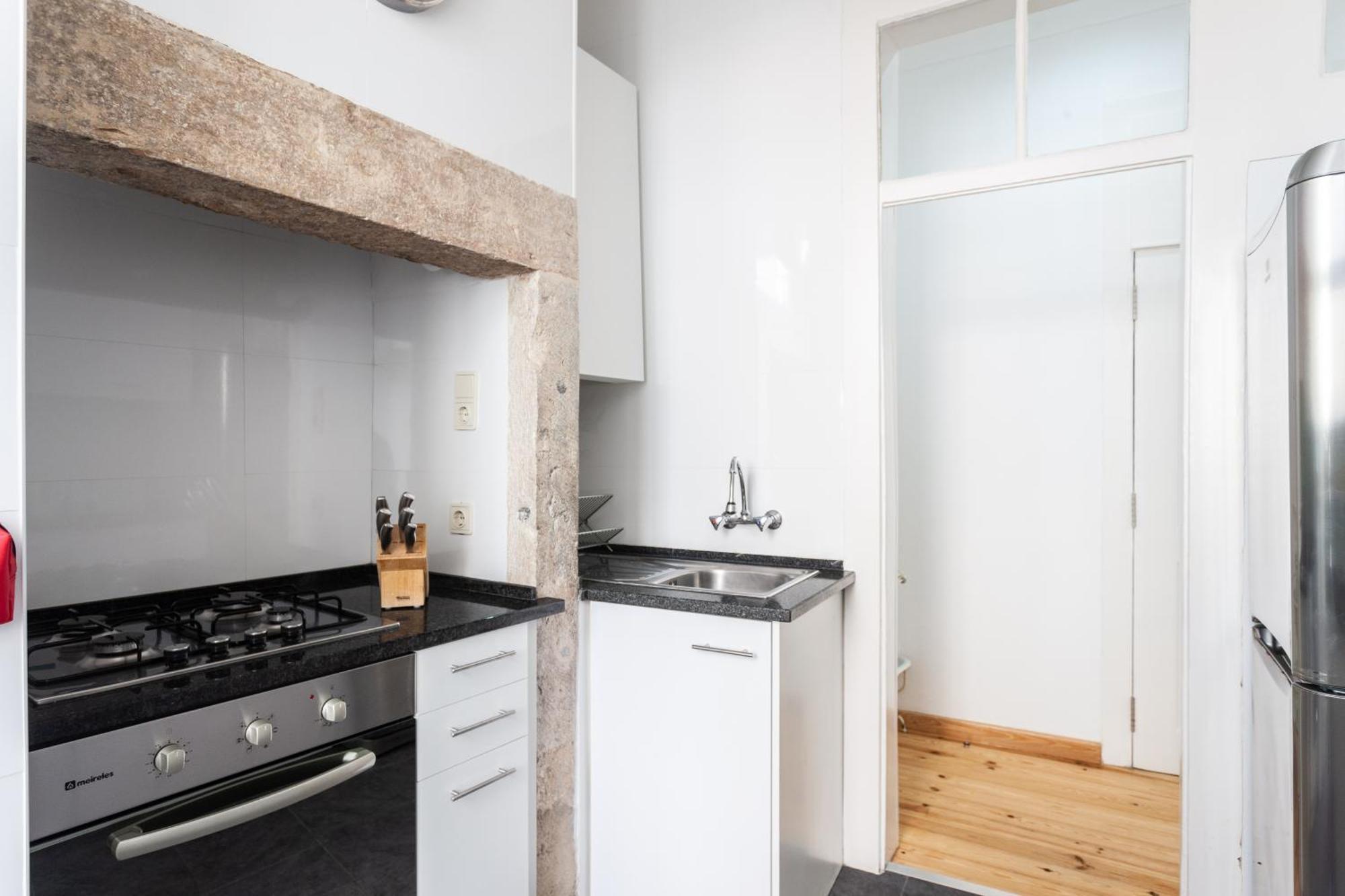 Apartment Stylish, Bright & Historic -bica I Lisbon