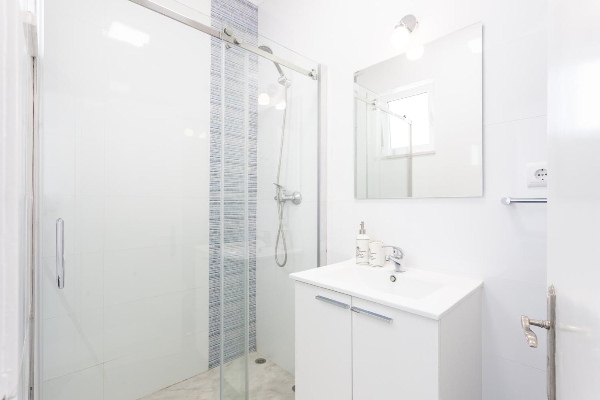 Stylish, Bright & Historic -bica I Apartment