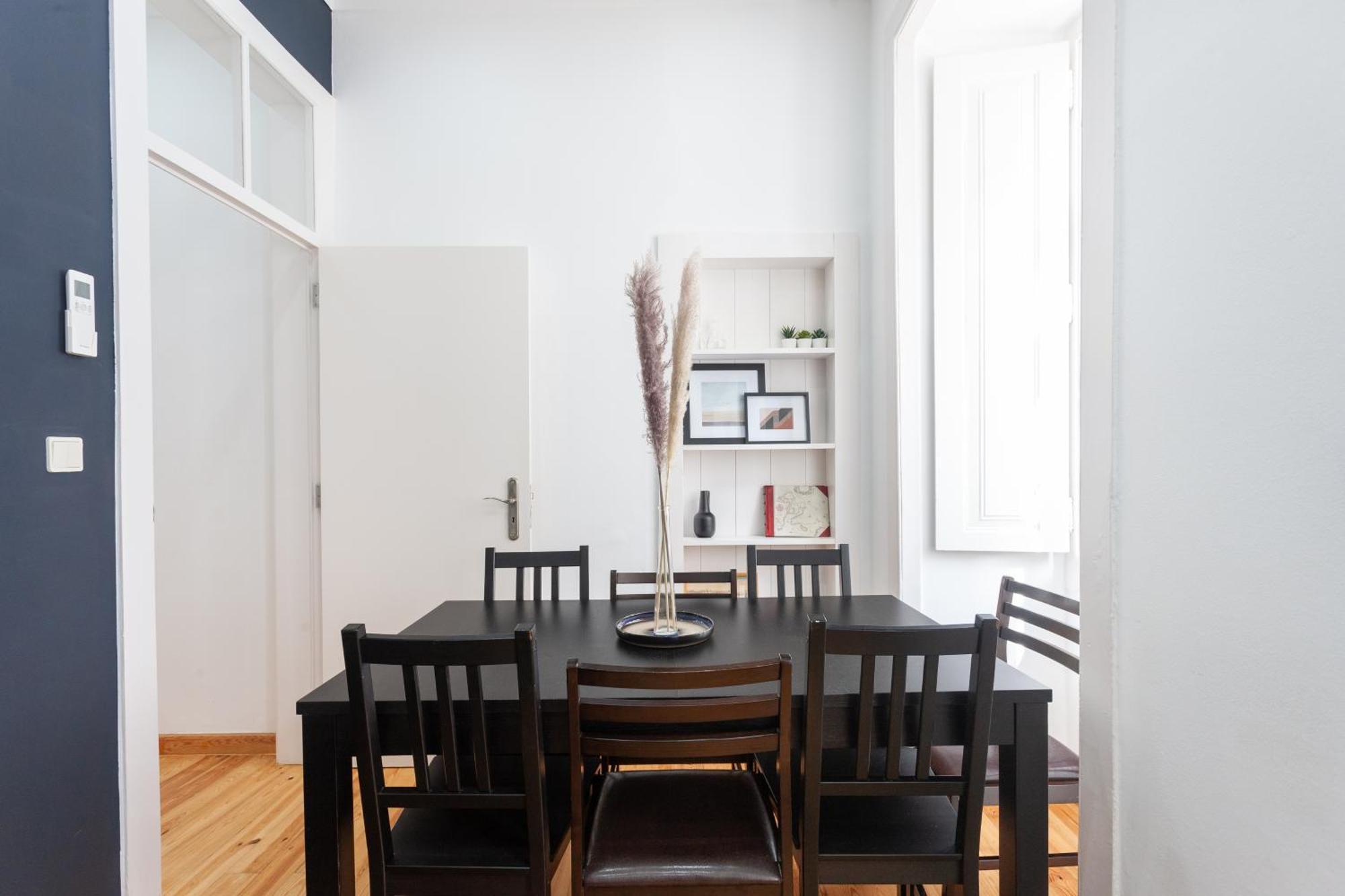 Stylish, Bright & Historic -bica I Apartment