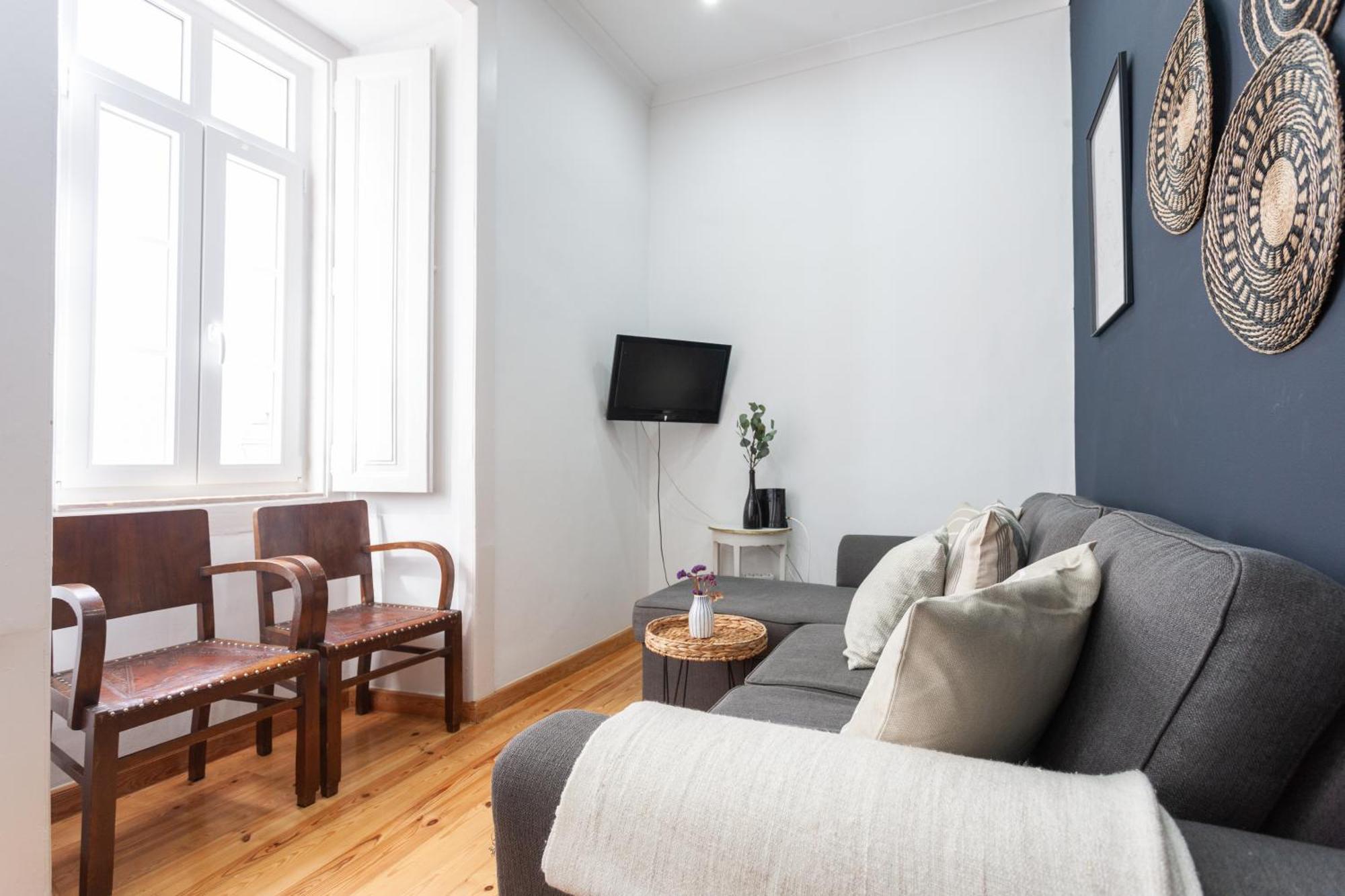Apartment Stylish, Bright & Historic -bica I